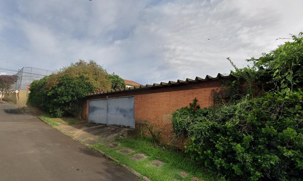 Foto 2 de 3: Casa em leilão em Botucatu - SP — Casa 1.298m², Centro, em Botucatu/SP - Ocupada