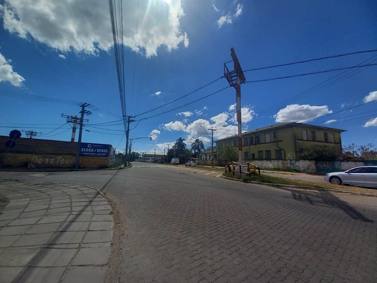 Foto 8 de 51: Terreno em leilão em Porto Alegre - RS — IMÓVEL COM ÁREA DE TERRENO DE 3.770M2 E ÁREA CONSTRUÍDA DE 2.150M2, RUA DONA TEODORA, 1281 (ESQUINA COM RUA NELSON NILO FACHINELLI), FARRAPOS, PORTO ALEGRE/RS - Massa Falida de Pluma Conforto e Turismo