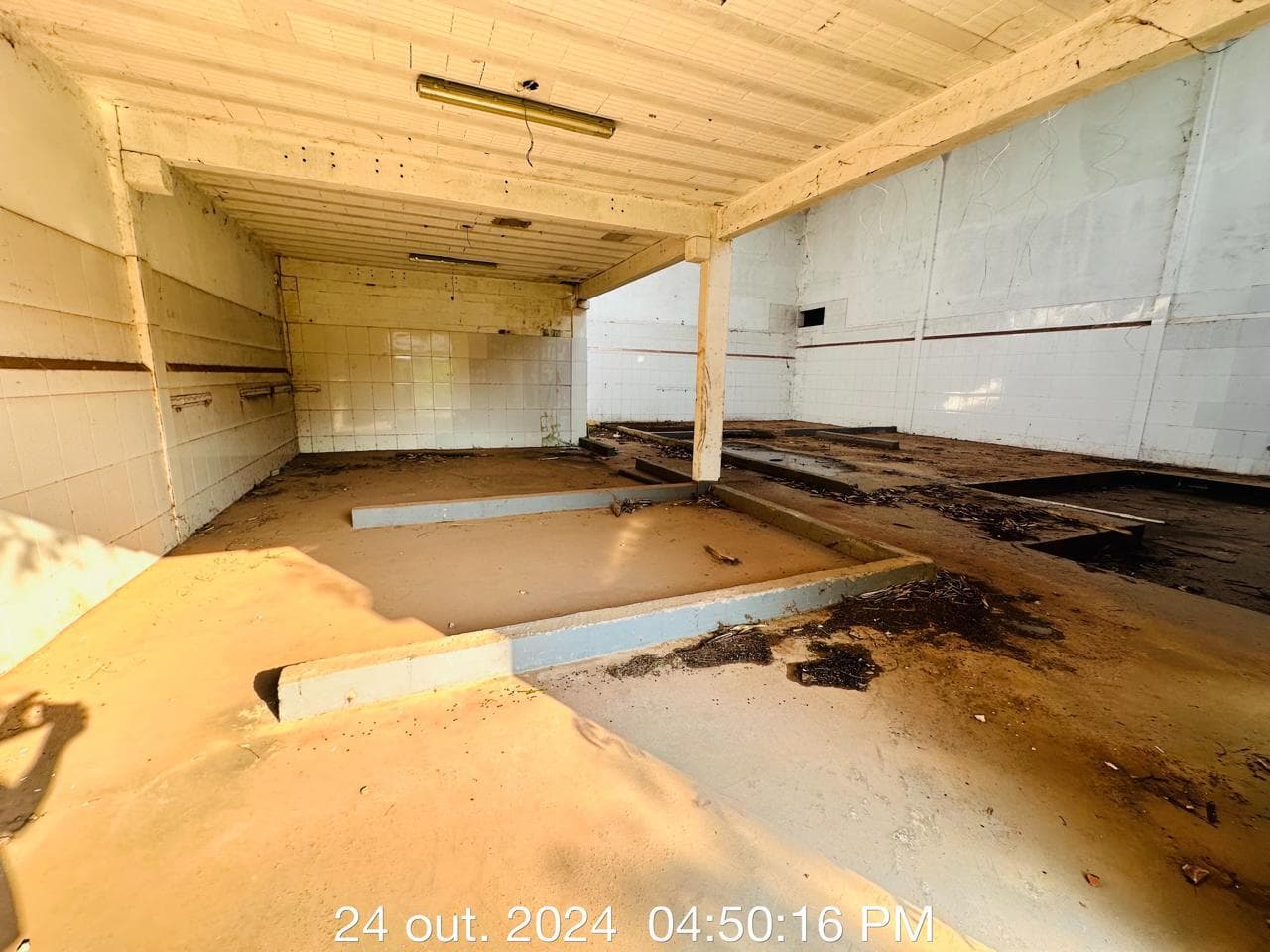 Foto 26 de 28: Comercial em leilão em Umuarama - PR — Galpão Industrial com área de 1.311m², área de terreno de 6.000m² - Umuarama/PR