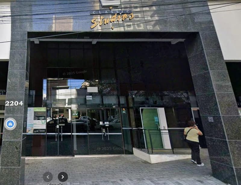 Apartamento em leilão em Curitiba - PR — Direitos sobre o apartamento nº 404, localizado no Edifício Classic Studios, situado na Rua Padre Anchieta, 2204, Bigorrilho, medindo 36,45 m² de área privativa
