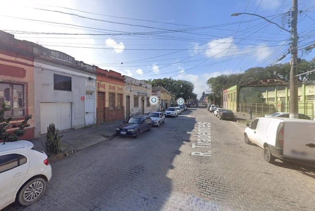 Foto 2 de 3: Casa em leilão em Pelotas - RS, bairro Porto — Casa 178m² | Bairro Porto em Pelotas/RS | Terreno 140m² | Excelente Oportunidade de Investimento com 33% de Desconto na 2ª Praça!