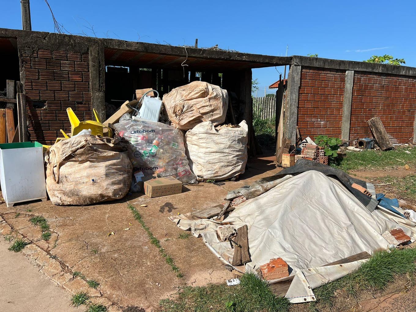 Foto 4 de 8: Terreno em leilão em Cianorte - PR — Direitos sobre a data de terras, com área de 1.061,91m², Cianorte/PR