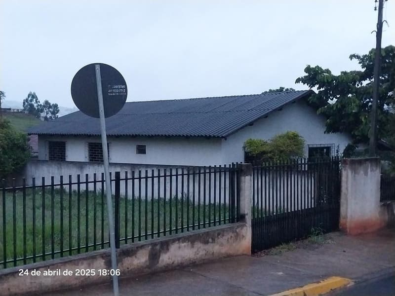 Area Rural em leilão em Ortigueira - PR — Casa com área de 149m² e total de terreno de 590m² - Ortigueira/PR