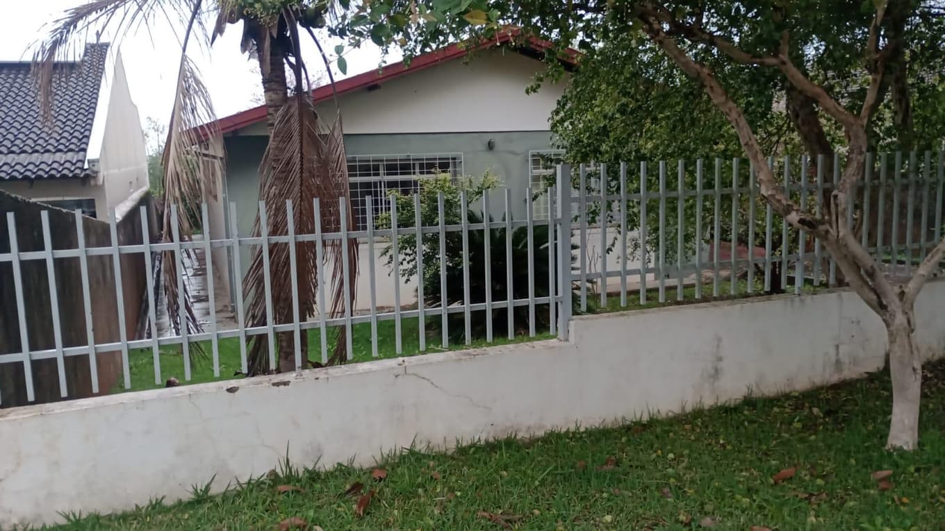 Foto 3 de 4: Casa em leilão em Capitão Leonidas Marques - PR — Casa 152m² Ocupada no Bairro Centro em Capitão Leonidas Marques/PR