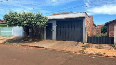 Casa em leilão em Rio Brilhante - MS — Casa 140m² no bairro Nova Rio Brilhante em Rio Brilhante/MS - Ocupado