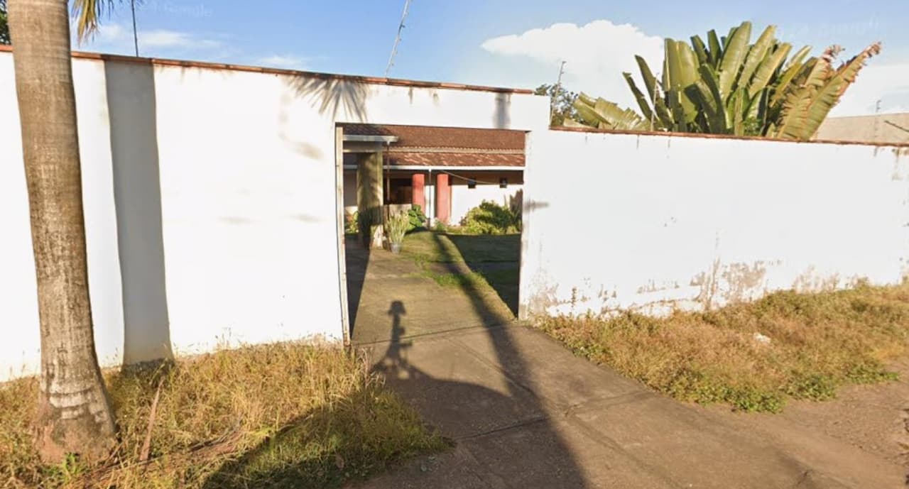 Casa em leilão em Ji-paraná - RO — Direitos possessórios sobre Casa com 6 quartos (4 suítes), piscina e garagem em área de 1.016m² - Conj. Mario Andreaza, Ji-Paraná/RO