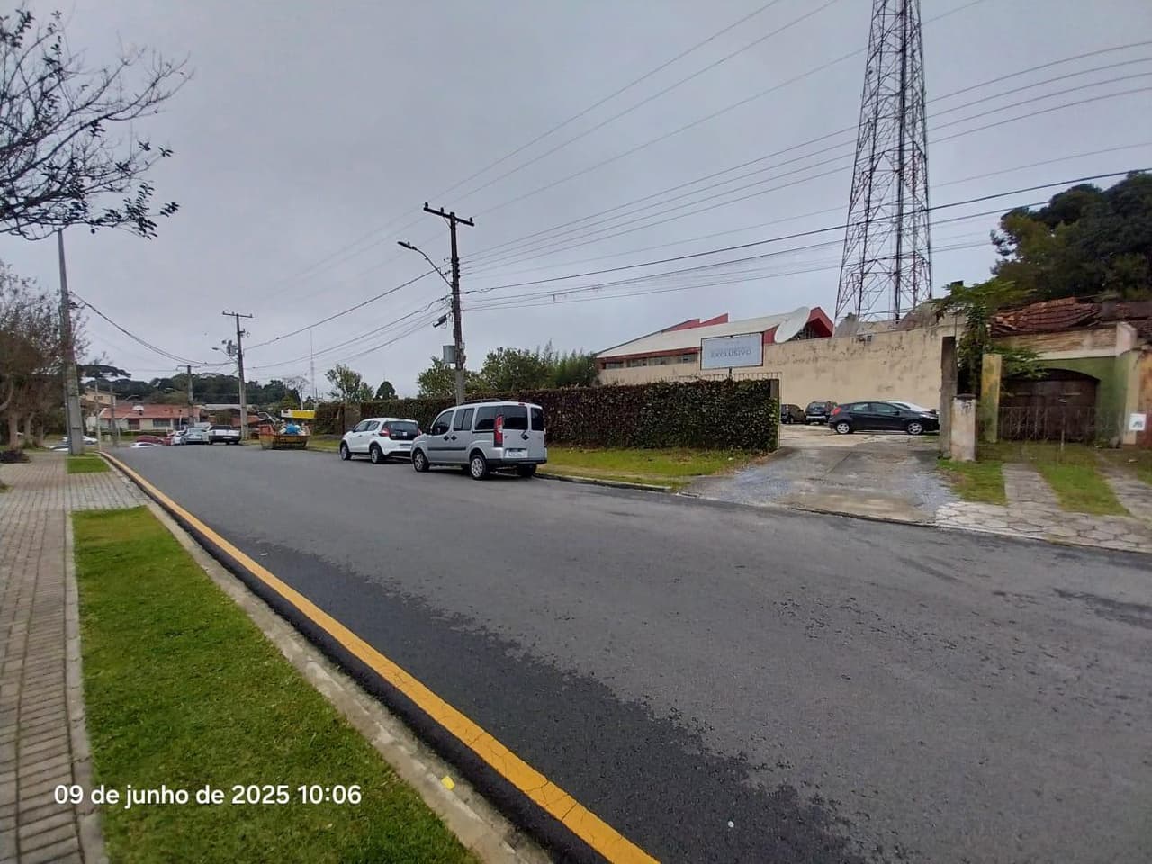 Foto 35 de 59: Comercial em leilão em Curitiba - PR, bairro Vista Alegre — Posto de Combustível com área de terreno total de 3.126,40m², benfeitorias de área total de 477,00m², localizado na Rua Miguel Tschennerl, 47, Vista Alegre, Curitiba/PR