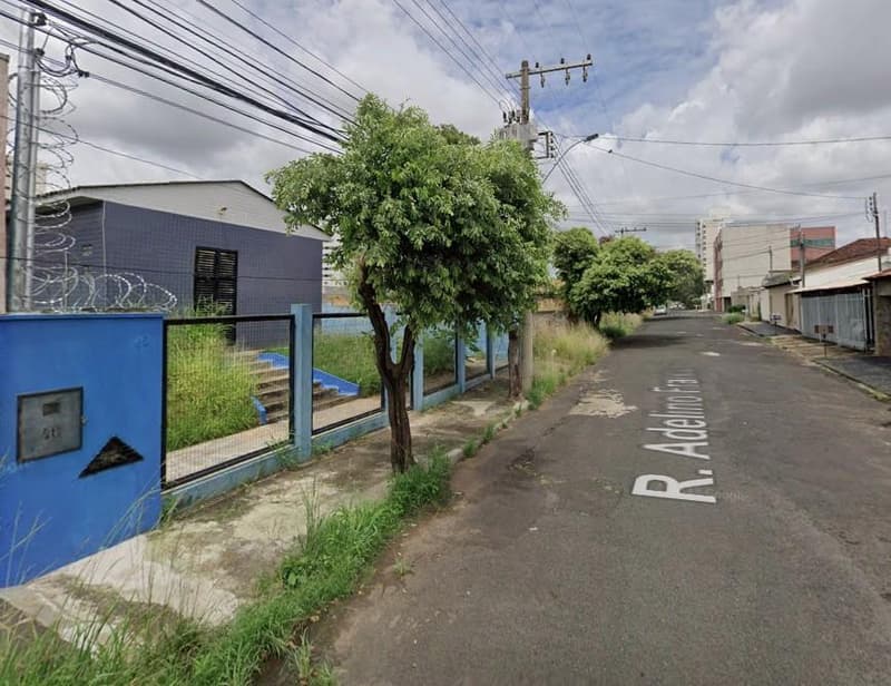 Foto 2 de 3: Terreno em leilão em Uberlândia - MG — Terreno c/ construção 320m², DESOCUPADO, Cazeca, Uberlândia/MG
