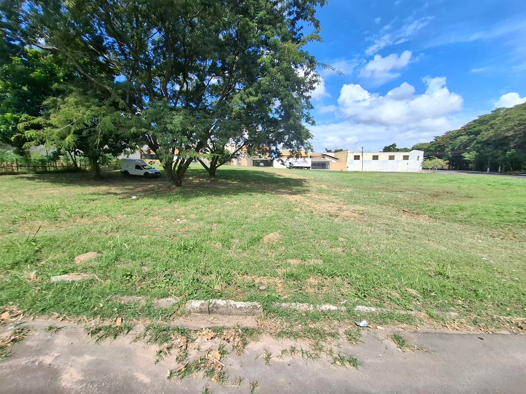 Foto 3 de 7: Terreno em leilão em Mirassol - SP — LOTE 23 DA QUADRA J, DO LOTEAMENTO DENOMINADO PARQUE RESIDENCIAL CELINA DALUL DE 306m², MIRASSOL/SP | MATRICULA 26.018