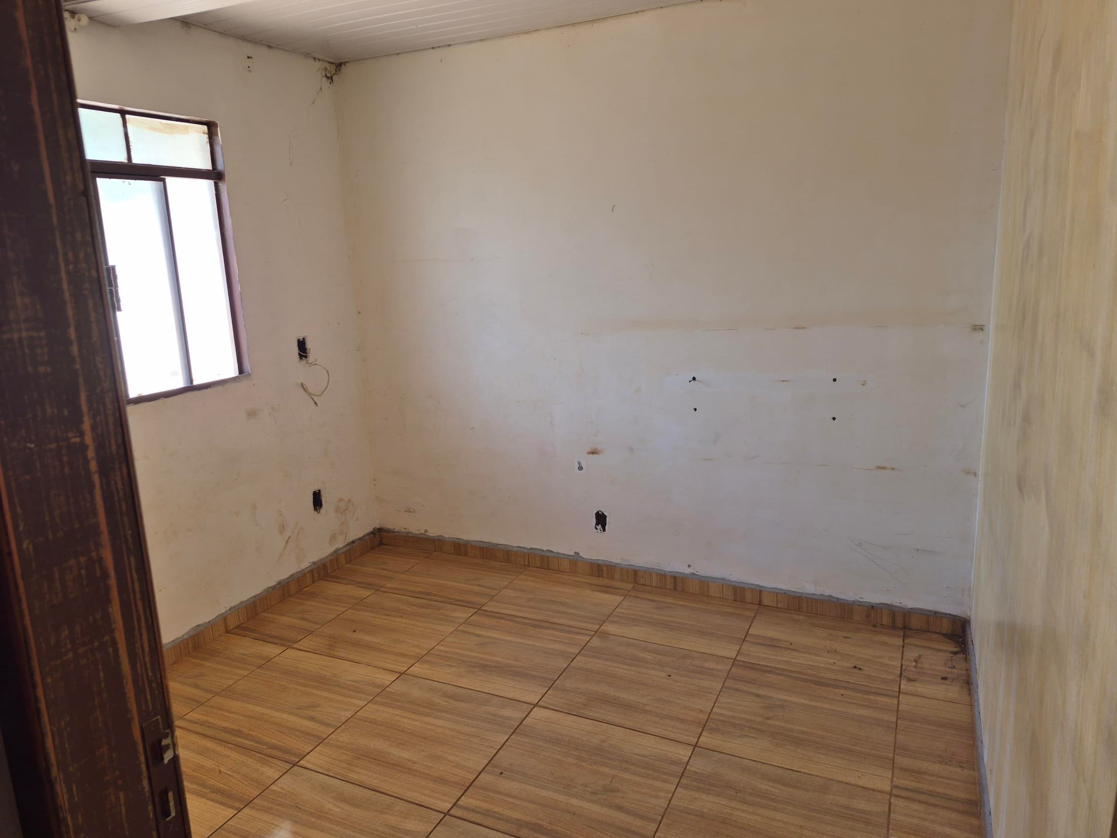 Foto 6 de 11: Casa em leilão em Toledo - PR, bairro Pinheirinho — IMÓVEL URBANO COM ÁREA TOTAL DE 225,00 M2 EM TOLEDO-PR