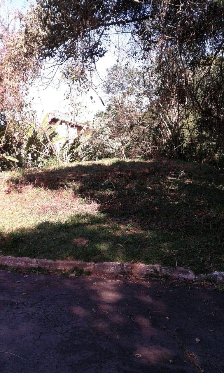 Foto 14 de 18: Terreno em leilão em Lindóia - SP — Lote de Terreno com 560,50m2, Cond. Mirante do Lago em Lindóia-SP