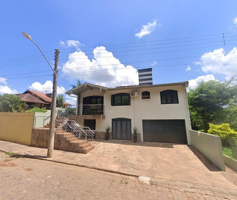 Casa em leilão em Estrela - RS — Casa 357m², Chacrinha, Estrela/RS - Ocupada