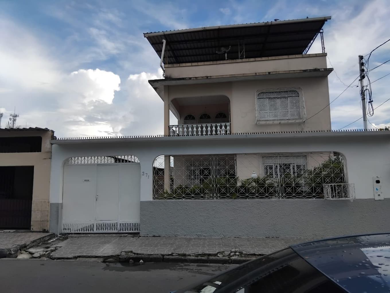 Foto 1 de 3: Casa em leilão em Manaus - AM — Casa 300m², Santo Antonio, Manaus/AM - Ocupada