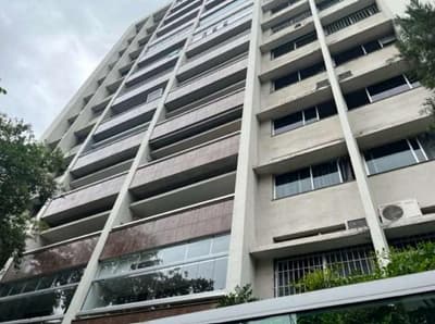 Apartamento em leilão em Vitória - ES — Apto 1002, Ed. Porto Belo, A.T.C. 169m², 3 dorms, 1 vaga, Praia do Canto