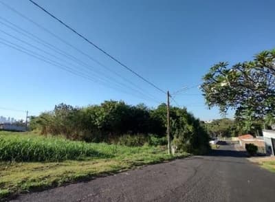 Foto 4 de 6: Terreno em leilão em Uberlândia - MG — Terreno 6.012m² Desocupado no bairro Cidade Jardim Ampliação em Uberlândia/MG - Desocupado