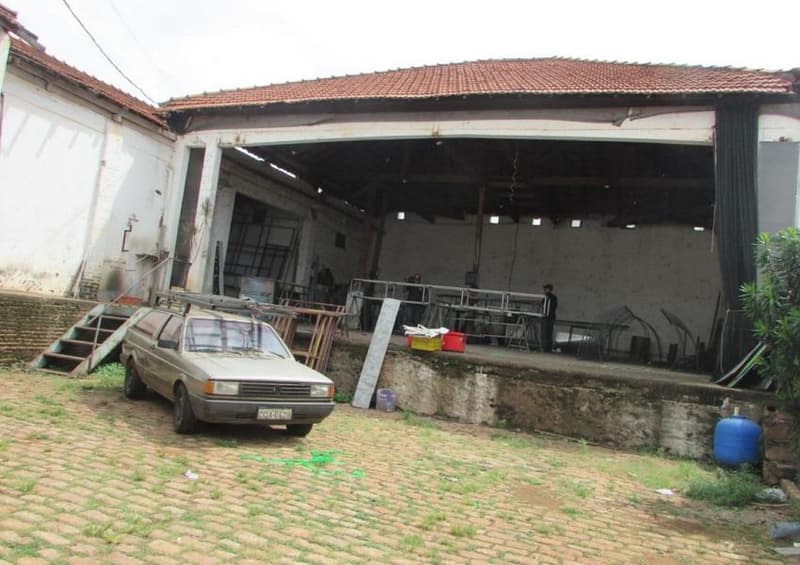 Foto 3 de 9: Comercial em leilão em Barretos - SP — (8,4006%) Imóvel Comercial, A.T. 1.974m², A.C. 1.726m², Centro (Domínio Útil)