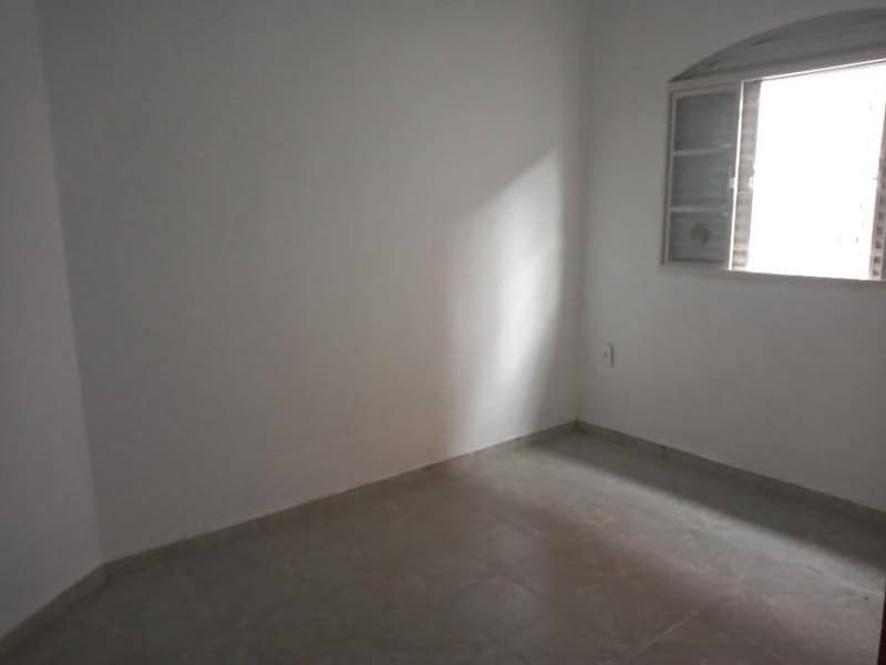 Foto 4 de 14: Casa em leilão em Lorena - SP, bairro Parque das Rodovias — Casa com 3 Dormitórios e Terreno 360m² | Lorena-SP | Parque das Rodovias - Próx. à Rodovia Dutra - Financiamento até 420 Meses!
