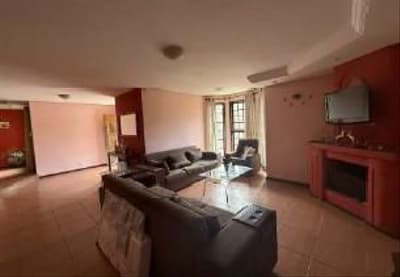 Foto 11 de 13: Casa em leilão em Curitiba - PR, bairro Abranches — Imóvel com 450 m² na Rua Edgard Simone, 71, Abranches,Curitiba/PR