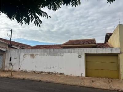 Foto 1 de 2: Casa em leilão em Barretos - SP — Casa 210m², Centro, Barretos/SP - Ocupada