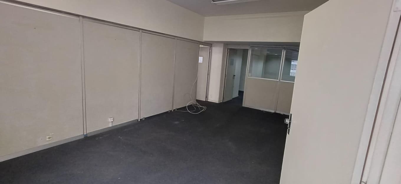 Foto 51 de 57: Comercial em leilão em Rio De Janeiro - RJ, bairro Centro — Conjunto Comercial 377m² na Av. Presidente Vargas, 583 | Centro/RJ | Próximo ao Metrô Uruguaiana e Candelária | Oportunidade para Investidores!