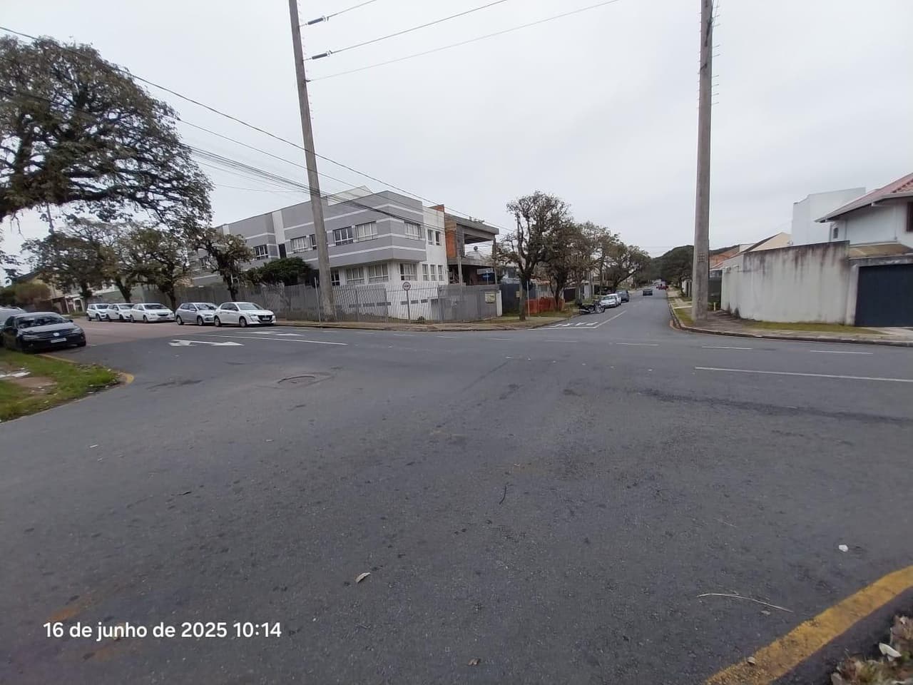Foto 12 de 17: Casa em leilão em Curitiba - PR, bairro Jardim das Américas — Casa com área de 230m² e terreno com área de 408m², Jardim das Américas, Curitiba/PR