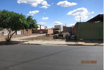 Terreno em leilão em São Carlos - SP — Terreno, lote 09 quadra 30, no loteamento Jardim Jockey Club, São Carlos/SP - Massa Falida Comercial de Gêneros Alimentícios Brimen