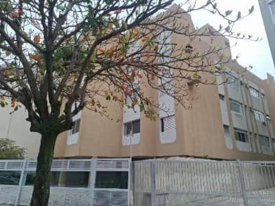 Foto 4 de 7: Apartamento em leilão em Guarujá - SP, bairro Jardim Las Palmas — OPORTUNIDADE - Apto 63m² c/ 1 vaga | Guarujá-SP | 350 mts da Praia das Astúrias - Financiamento até 420 Meses!