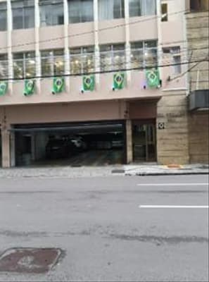 Foto 3 de 3: Comercial em leilão em Curitiba - PR — Box ou alojamento para guarda de automóvel no Edifício Garagem Automática Requião, Centro, Curitiba/PR