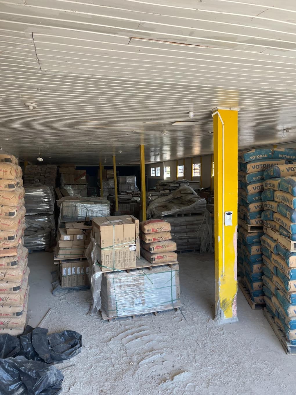 Foto 2 de 7: Comercial em leilão em Guarapuava - PR, bairro Primavera — IMOVEL COMERCIAL COM AREA TOTAL DE 360M² - GUARAPUAVA-PR