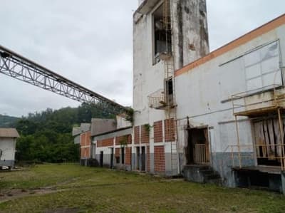 Foto 31 de 70: Area Rural em leilão em Amparo - SP, bairro Três Pontes — Imóvel Rural, A.T. 19ha, A.C. 7.362m², antigo abatedouro, galpões, casas, Três Pontes
