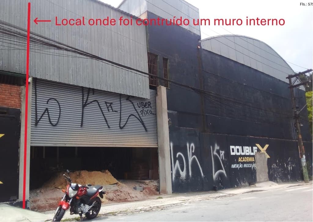 Foto 1 de 2: Terreno em leilão em Cotia - SP — Terreno Urbano no Bairro do Portão em Cotia/SP com Benfeitorias