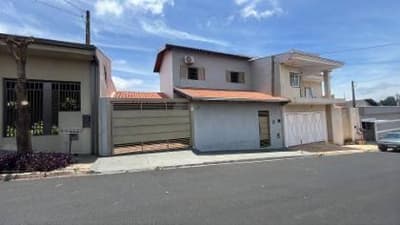 Foto 5 de 19: Casa em leilão em São Carlos - SP, bairro Parque dos Timburis — Casa 193m² com Terreno 275m² | São Carlos-SP | Parque dos Timburis - 2 Dorms, 2 banheiros, 1 Vaga - Financiamento até 420 Meses!