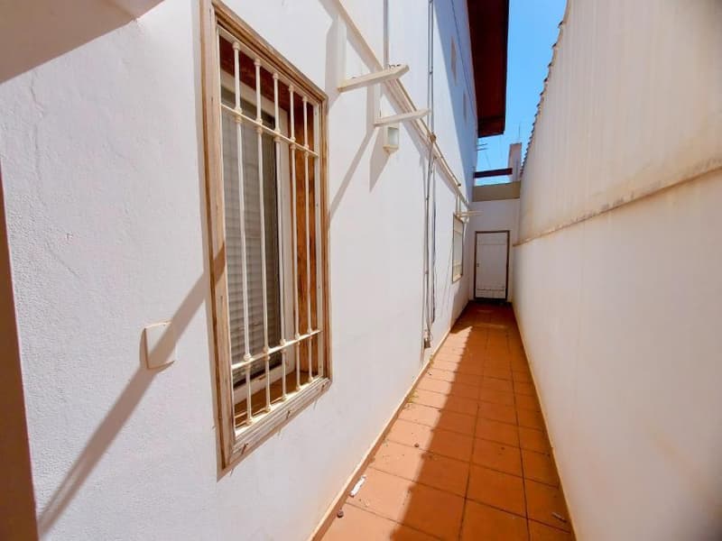 Foto 2 de 11: Comercial em leilão em Jaú - SP, bairro Centro — PRÉDIO RESIDENCIAL, MATRÍCULA 33.028 - RUA JORDANO ZAGO, 75 - CENTRO - JAÚ/SP - ÁREA TOTAL 250,00 m² - ÁREA CONSTRUÍDA 244,48 m²