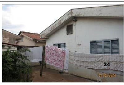 Foto 20 de 28: Casa em leilão em São Carlos - SP — Casa com área de 174,60m² e terreno com área de 300,00m² localizado na Rua Marcus Vinícius de Mello Moraes, nº 183, no loteamento Parque Santa Felícia Jardim, São Carlos/SP