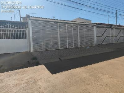 Casa em leilão em Brasília - DF — Casa de 140m2, com 3 quartos, em BRASILIA/DF.