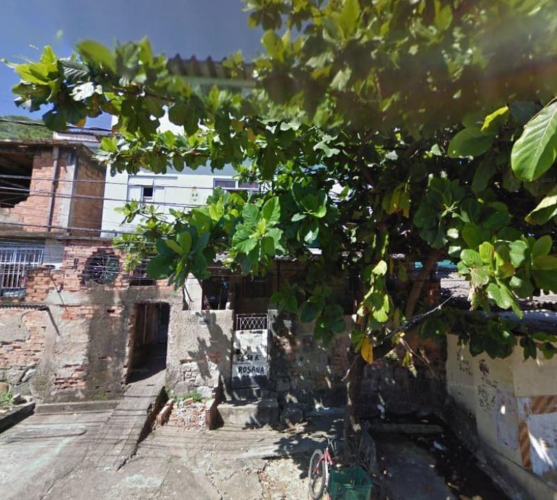 Casa em leilão em Rio De Janeiro - RJ — Casa Ocupada no bairro Vicente de Carvalho no Rio de Janeiro/RJ