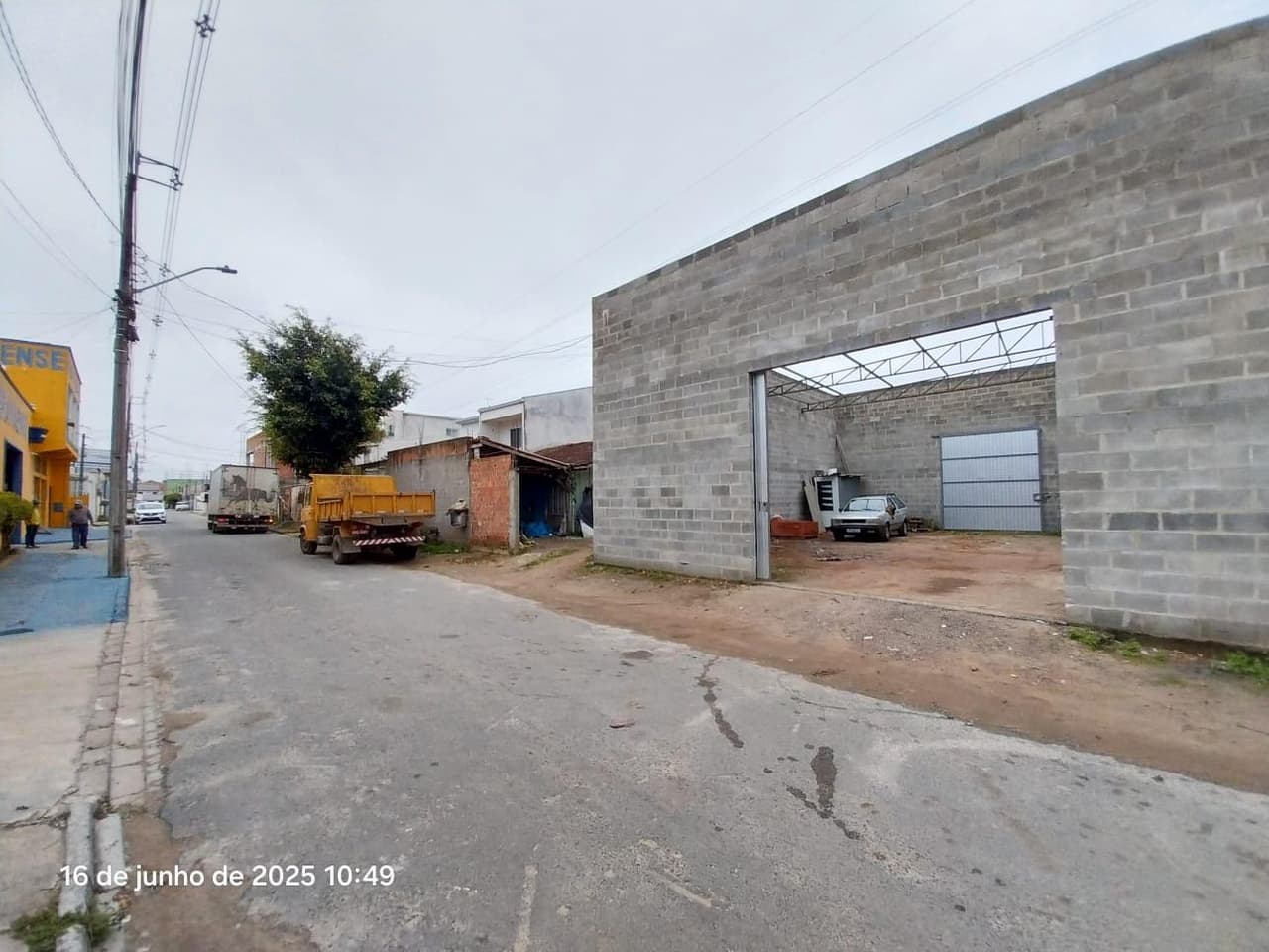 Foto 10 de 11: Terreno em leilão em Curitiba - PR, bairro Uberaba — Terreno urbano com área de 160,01m², contendo benfeitoria com área de 150,00m², Curitiba/PR