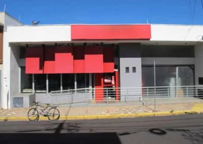 Foto 1 de 11: Comercial em leilão em Dourado - SP, bairro Centro — Ex-agência, Dourado / SP