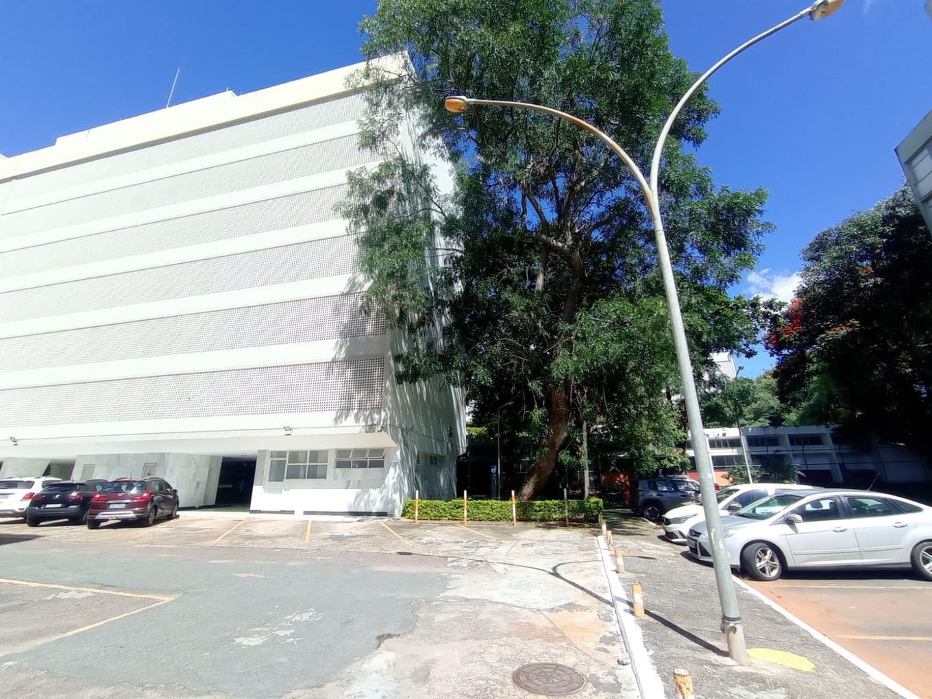 Foto 8 de 10: Apartamento em leilão em Brasília - DF, bairro Asa Sul — Apto 160m² na SQ 304 Sul, Planta Ampla, Coração da Asa Sul em Brasília/DF