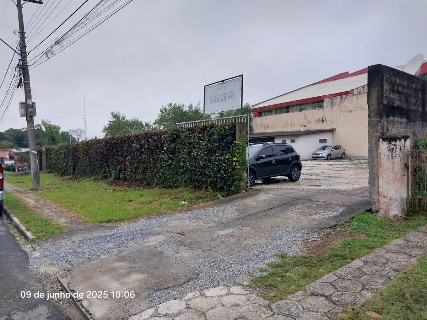 Foto 40 de 59: Comercial em leilão em Curitiba - PR, bairro Vista Alegre — Posto de Combustível com área de terreno total de 3.126,40m², benfeitorias de área total de 477,00m², localizado na Rua Miguel Tschennerl, 47, Vista Alegre, Curitiba/PR