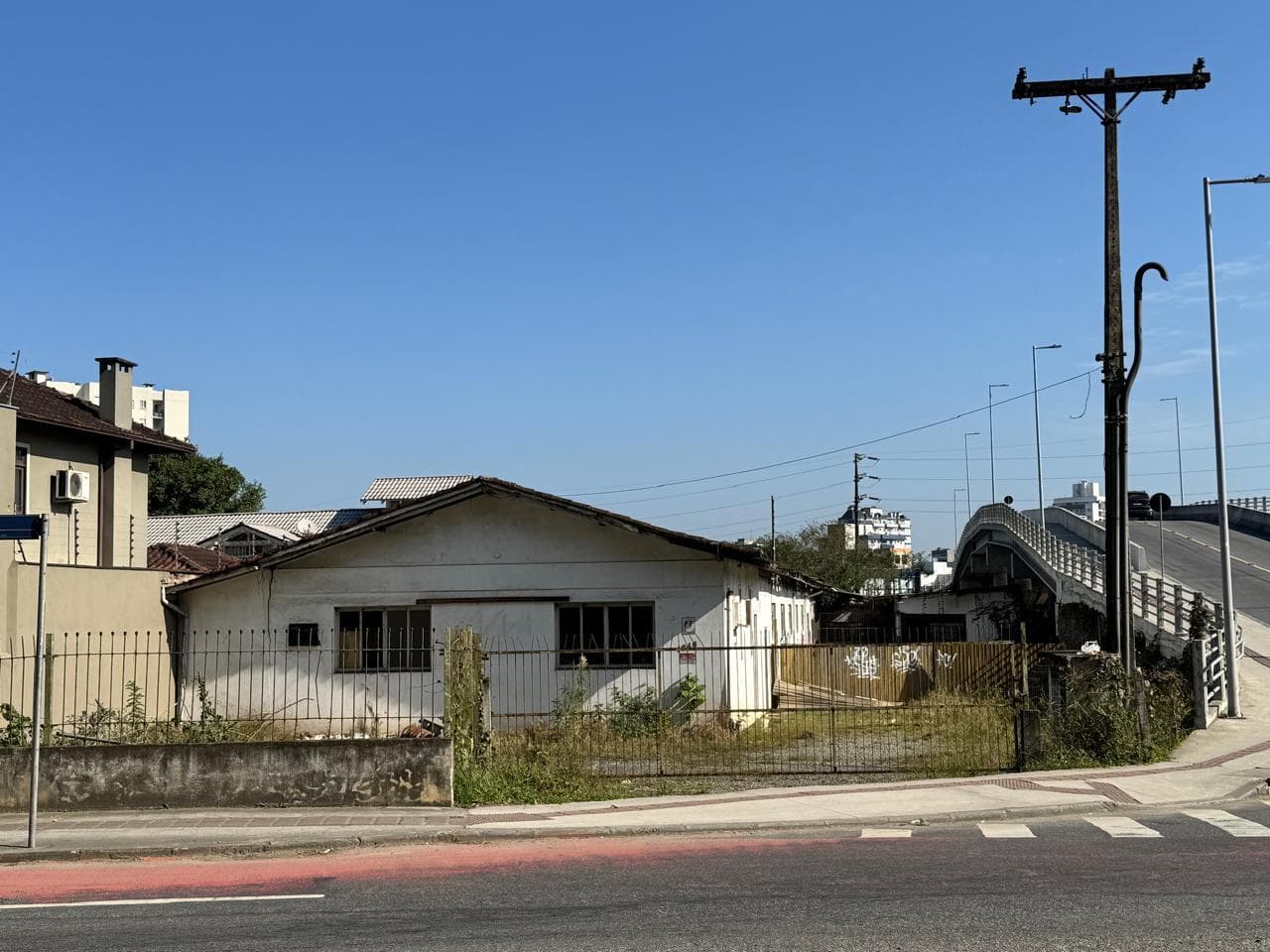 Foto 4 de 6: Terreno em leilão em Joinville - SC — Terreno com A.T. 775m², Joinville/SC