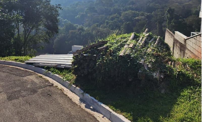 Foto 3 de 3: Terreno em leilão em Cotia - SP — Terreno Urbano no Residencial no Parque das Rosas