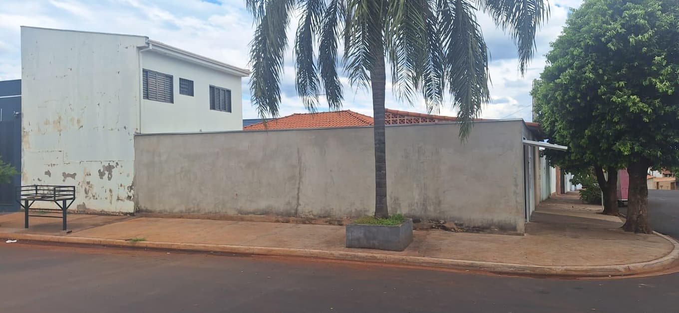 Foto 2 de 23: Casa em leilão em Araraquara - SP — Casa com 161.34 m² de área construída e 231.17 m² de terreno
