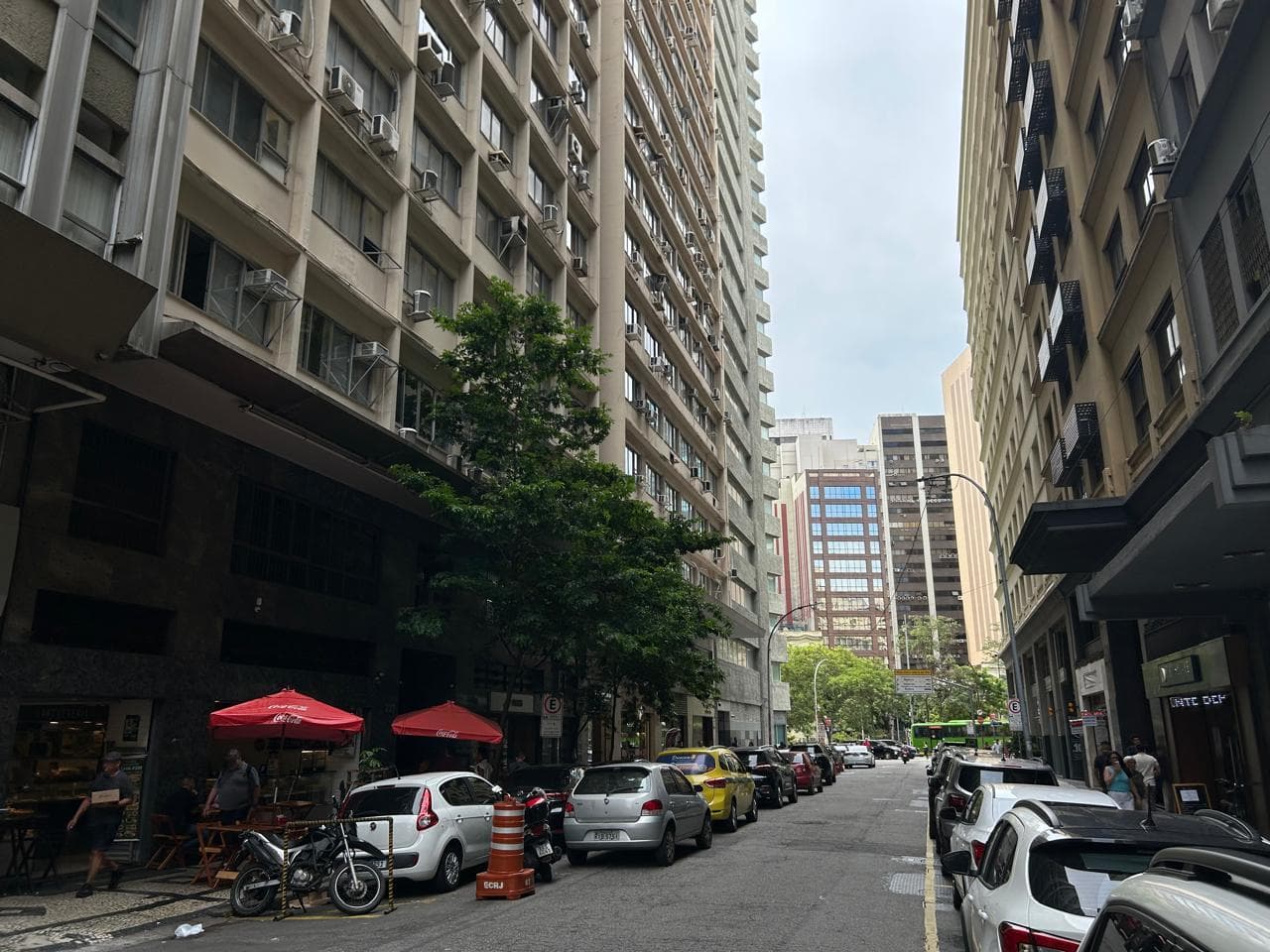 Comercial em leilão em Rio De Janeiro - RJ, bairro Centro — APARTAMENTO (SALA) 1707 DO EDIFÍCIO NA RUA MÉXICO, Nº 111, NA FREGUESIA DE SÃO JOSÉ (CENTRO/RJ)