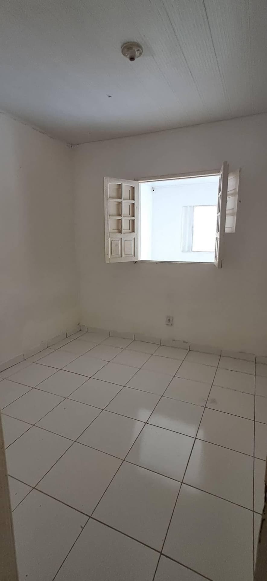 Foto 8 de 13: Casa em leilão em Rio Largo - AL, bairro Prefeito Antonio L de Souza — Casa 48m² com Terreno 518m² | Rio Largo/AL | Prefeito Antônio L de Souza - Próximo ao Aeroporto - Financiamento a partir de R$ 90mil!