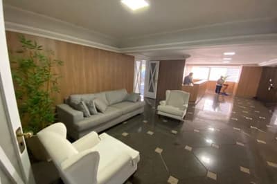 Foto 2 de 15: Apartamento em leilão em Maringá - PR, bairro Zona 01 — Apartamento 267m², 2 vagas em Maringá/PR - Ocupado