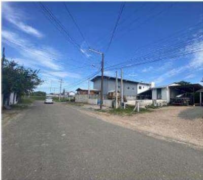 Foto 3 de 11: Comercial em leilão em Barra Velha - SC — Lote urbano nº 04 da quadra A, com área de 318m², com benfeitorias sem valor comercial, localizado na Rua Atanásio Pinheiro, 73, Jardim Elaine II, Barra Velha/SC