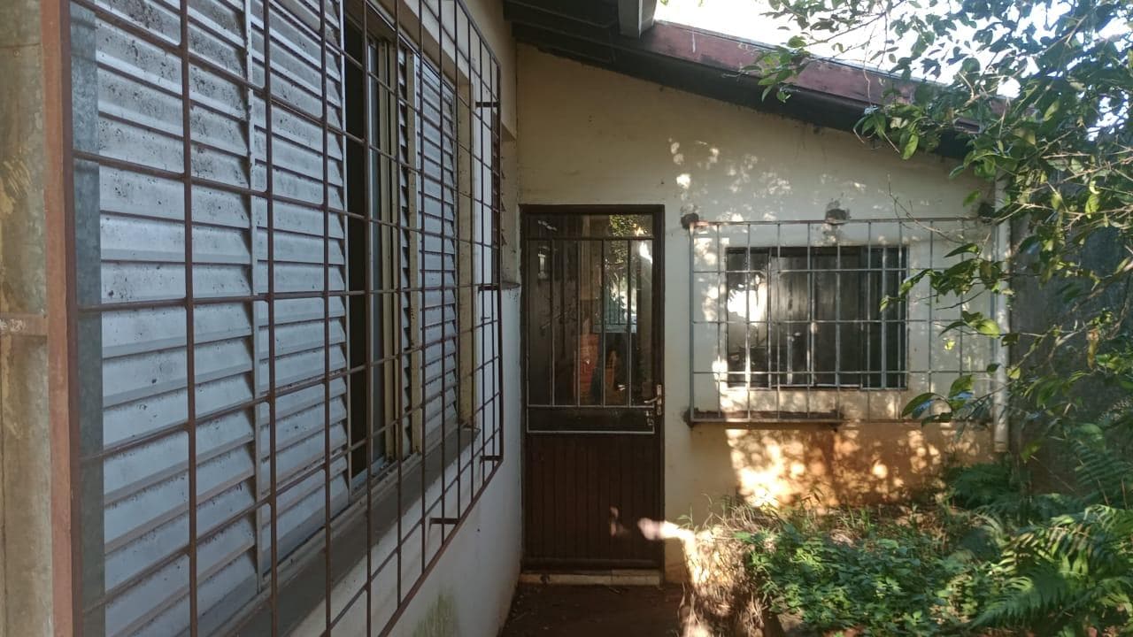 Foto 6 de 12: Casa em leilão em Capitão Leônidas Marques - PR — Casa 126m² Desocupada no Bairro Centro em Capitão Leonidas Marques/PR