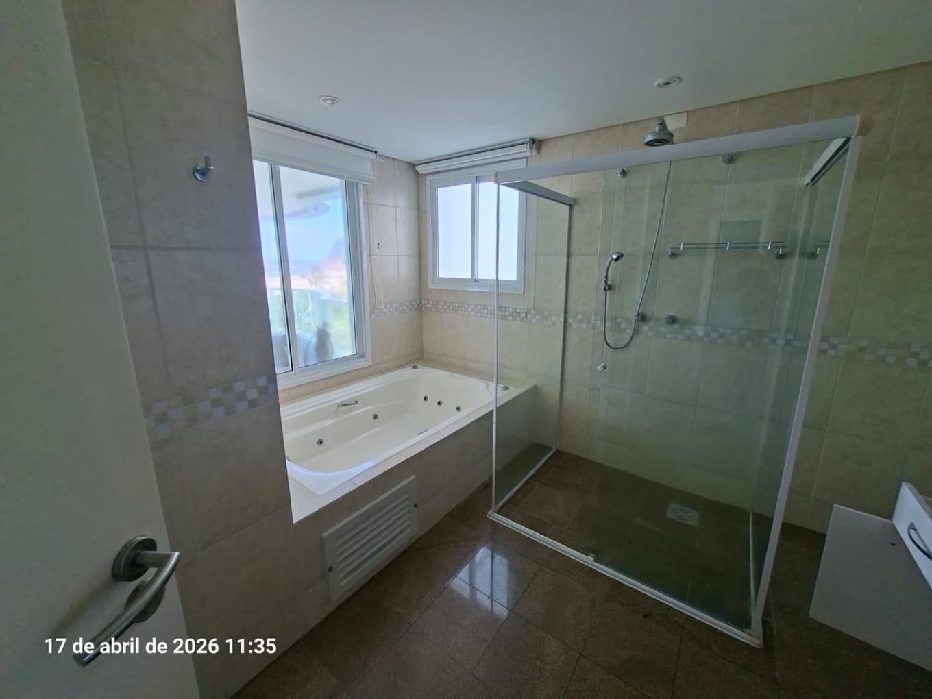 Foto 16 de 61: Apartamento em leilão em Matinhos - PR, bairro Caiobá — Apartamento cobertura, 300,14m² área privativa, vaga de garagem, Edif Costa Allegra, Av Atlântica 2400, Caiobá/PR - R Macedo/PR