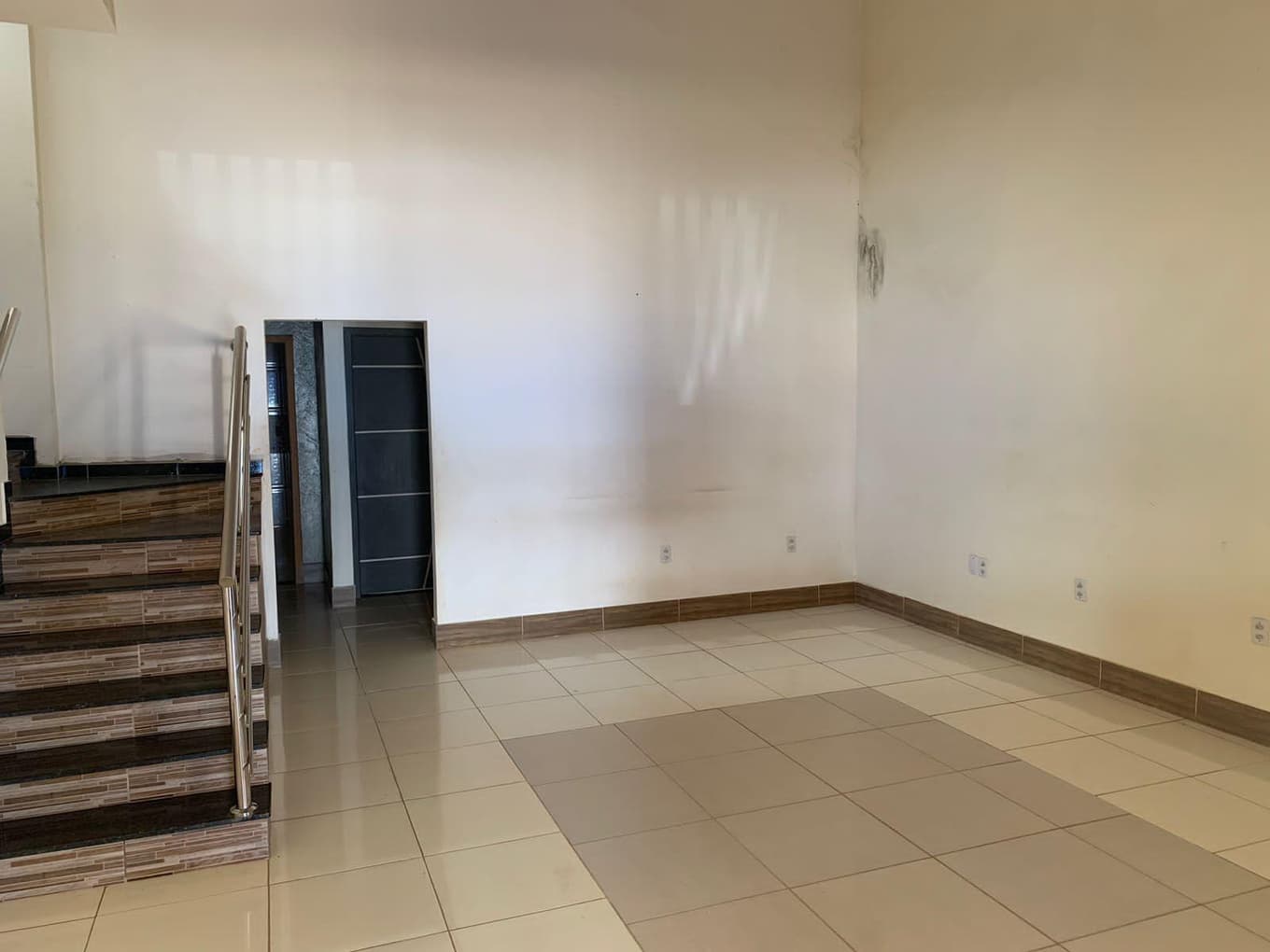 Foto 5 de 6: Casa em leilão em Mambaí - GO — SOBRADO RESIDENCIAL | A.T. 368,71 M² E A.C. 284 M² | MAMBAÍ/GO - LEILÃO EMPRESARIAL SISTÊMICO SICREDI